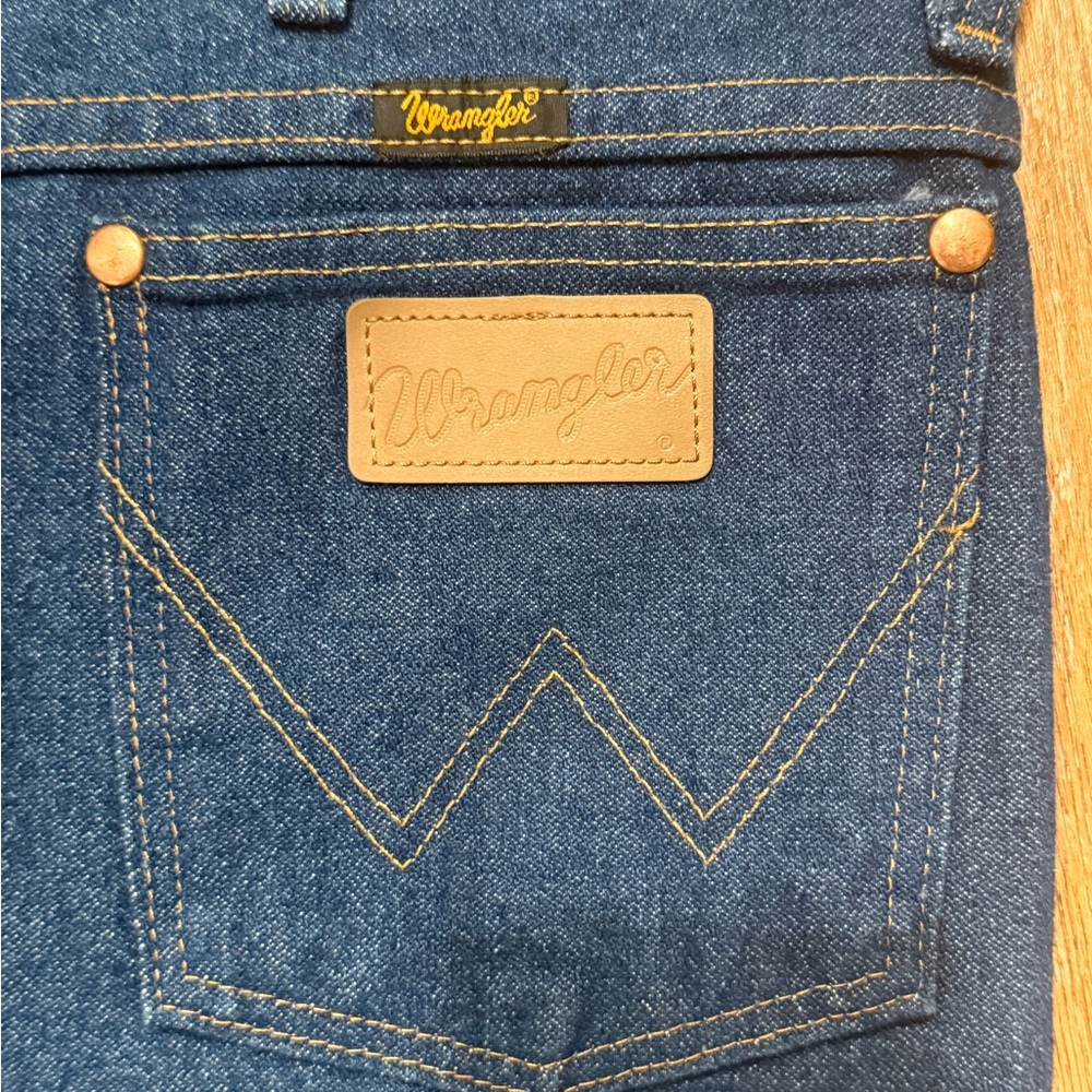 Wrangler Men's Deep Blue Straight Jeans - Picture 7 of 7